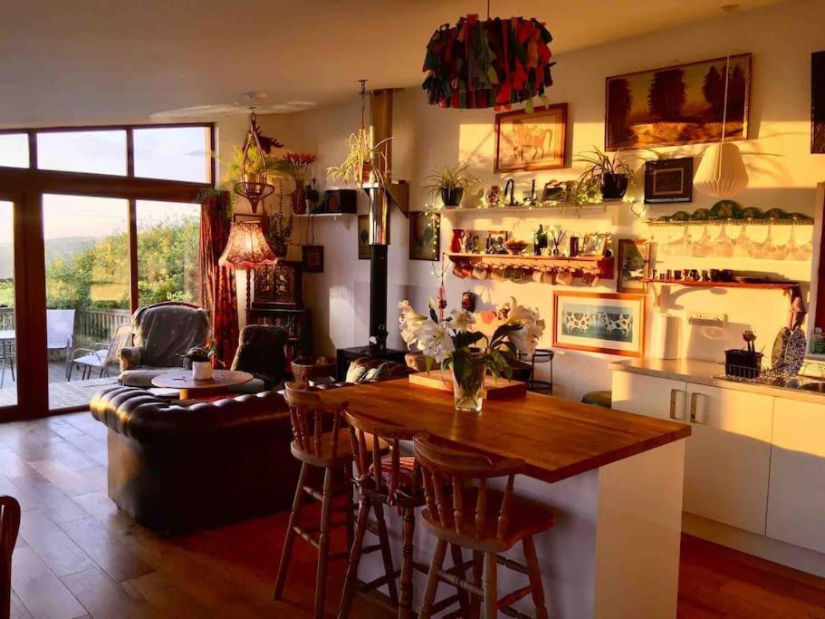 Spacious Cabin On Isolated Farm With Sea View Bude Extérieur photo