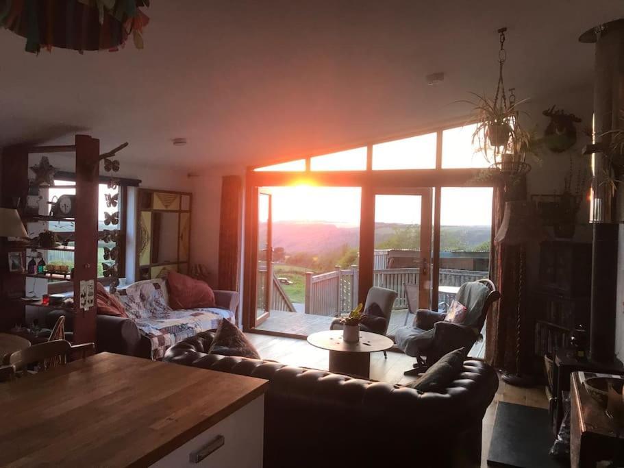 Spacious Cabin On Isolated Farm With Sea View Bude Extérieur photo