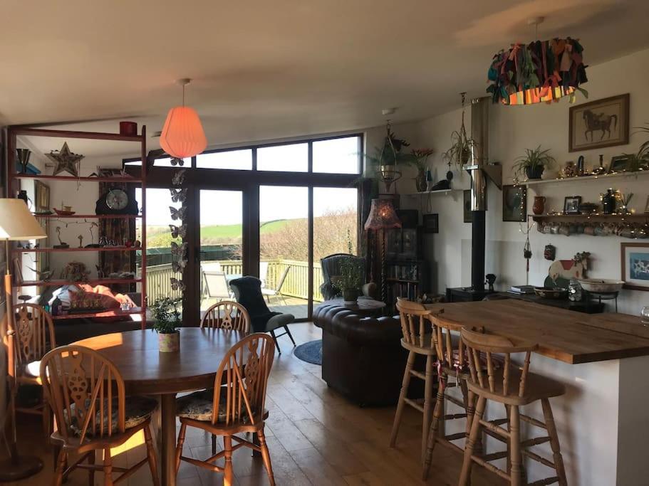 Spacious Cabin On Isolated Farm With Sea View Bude Extérieur photo