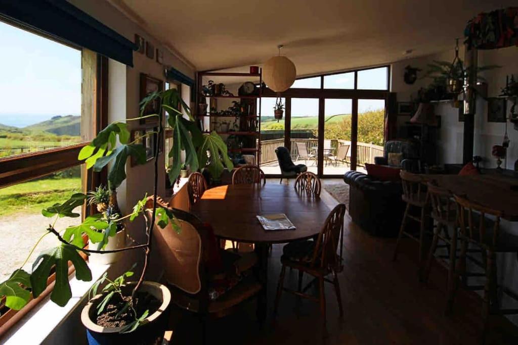 Spacious Cabin On Isolated Farm With Sea View Bude Extérieur photo
